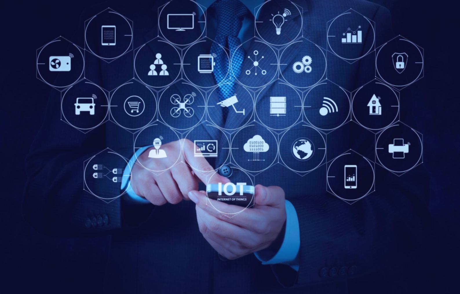 Teilnehmer während einer interaktiven Online-Sitzung zu Analytics-Themen